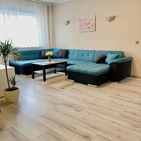 Mai 8 - 2 Bedroom Apartment With Sunny Balcony Parnu Exterior photo