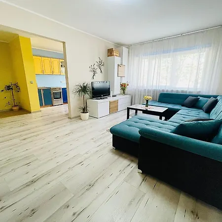 Mai 8 - 2 Bedroom Apartment With Sunny Balcony Parnu Exterior photo