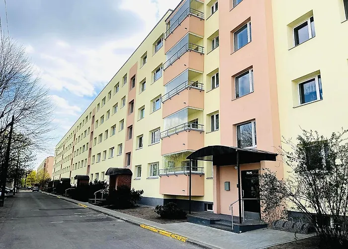 Mai 8 - 2 Bedroom Apartment With Sunny Balcony