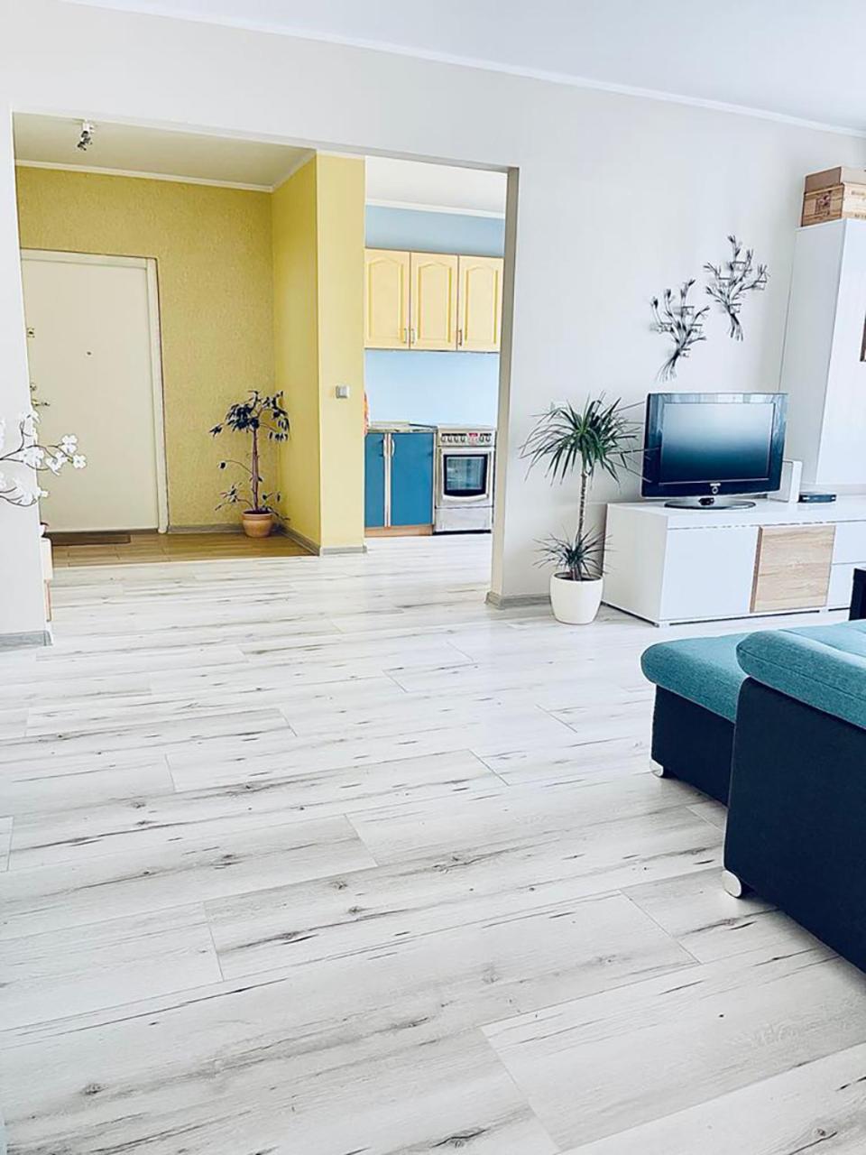 Mai 8 - 2 Bedroom With Sunny Balcony * Parnu