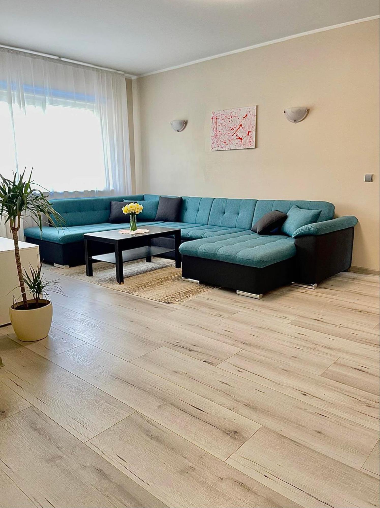 Mai 8 - 2 Bedroom With Sunny Balcony Dzīvoklis