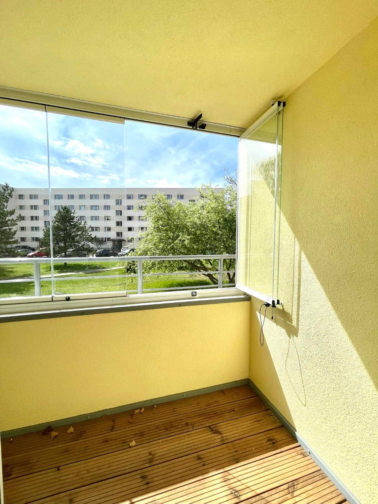 Dzīvoklis Mai 8 - 2 Bedroom With Sunny Balcony *