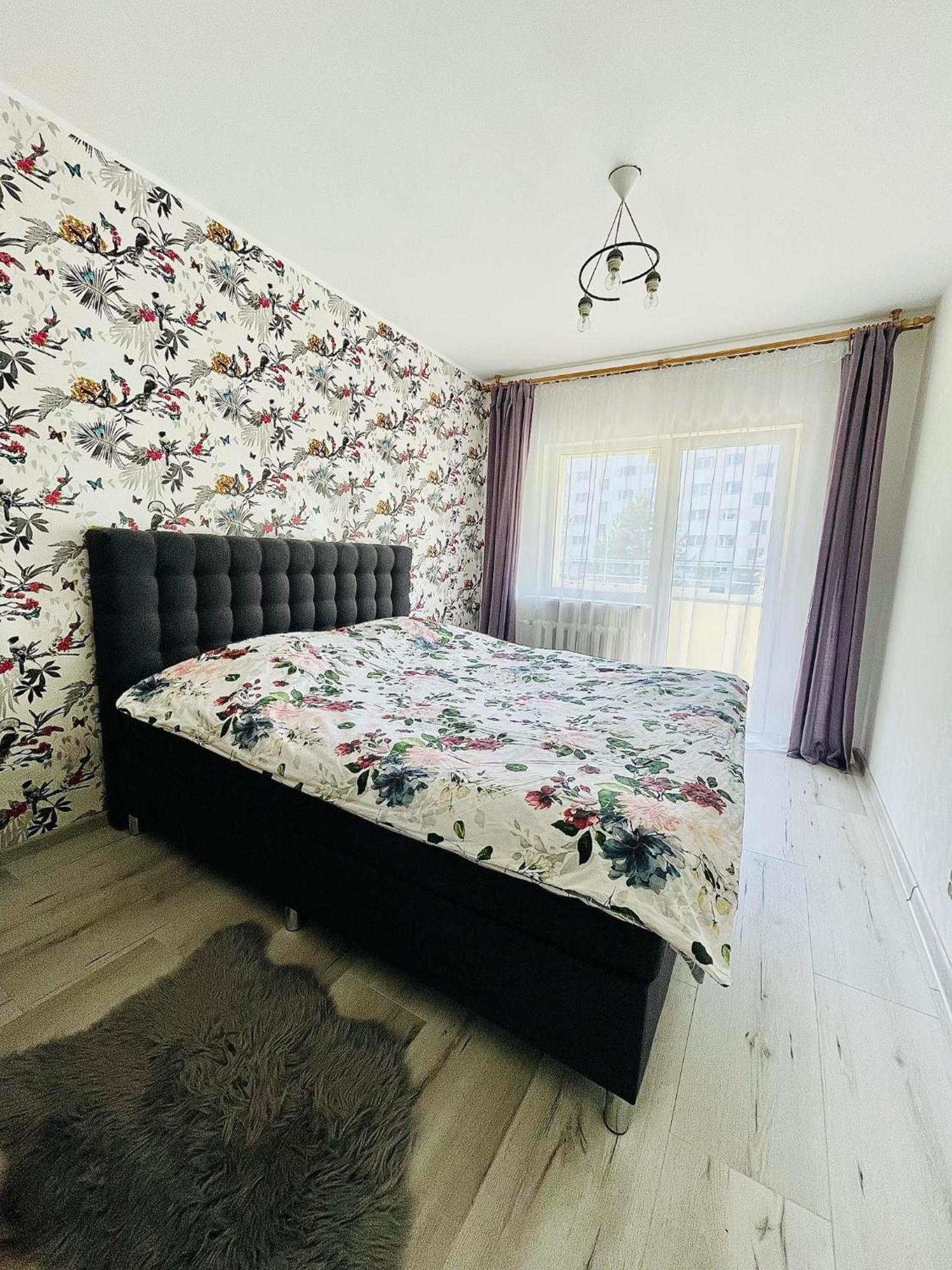 Apartment Mai 8 - 2 Bedroom With Sunny Balcony